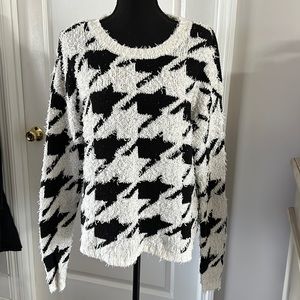 Black/White Houndstooth sweater